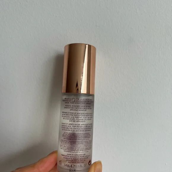 New Charlotte Tilbury Airbrush Flawless Setting Spray - travel size - Picture 2 of 2